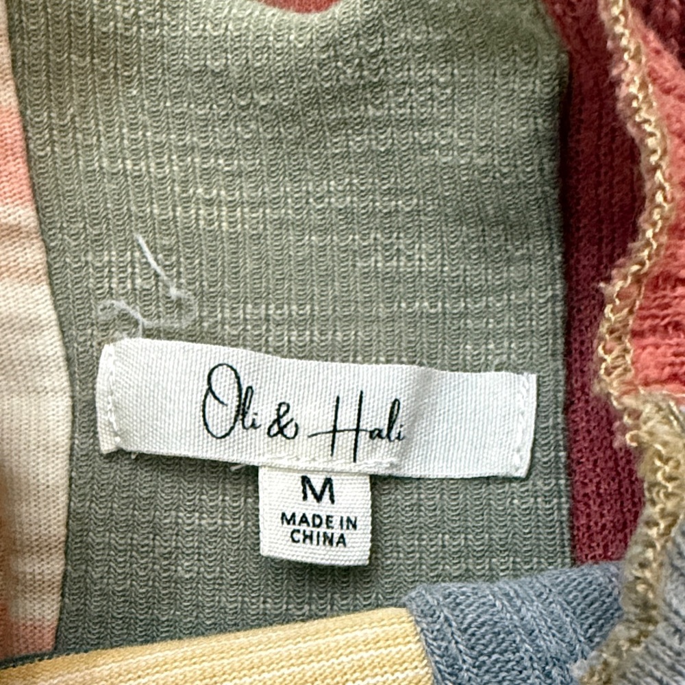 Oli & Hali Multicolor Patchwork Long Sleeve Turtleneck Top Shirt Sz Medium - Picture 3 of 3